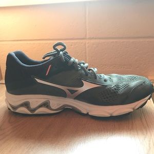 women’s Mizuno wave inspire 15 running shoe